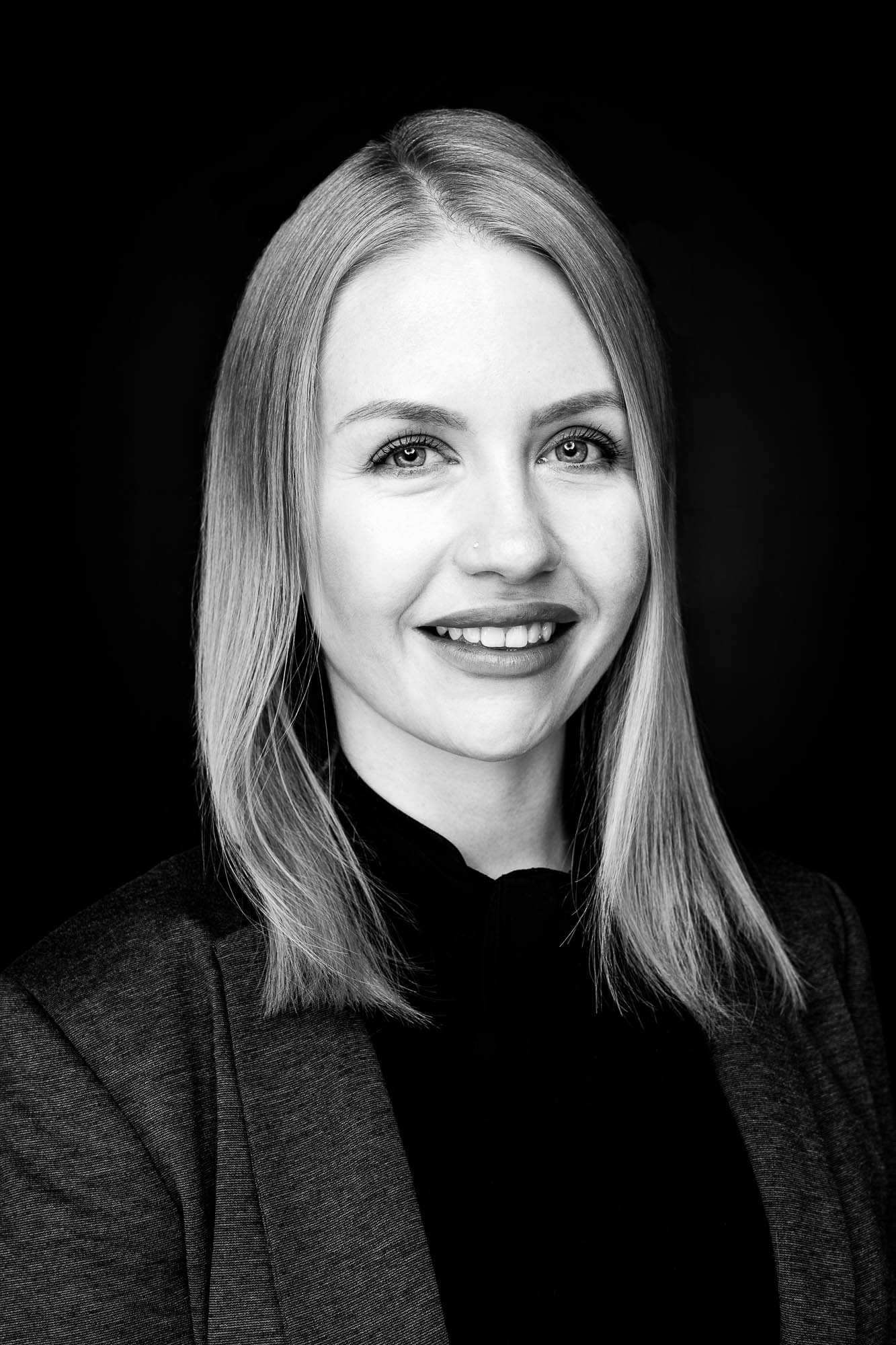 Export x3 Headshot  06222 Dez 01 2019 Bearbeitet Headshots 2019  Miro Nicole Nadine